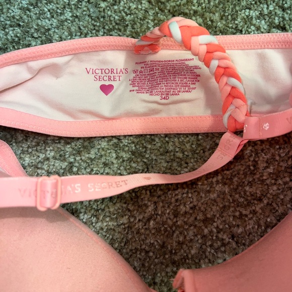 Victorias Secret Bra, great preowned condition, only worn a couple of times. - Picture 3 of 3